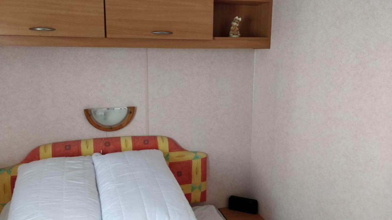 Отель 8 Berth Sealands Инголдмелс Экстерьер фото